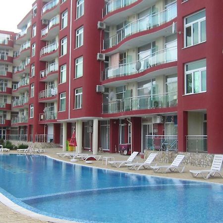 Global Ville Apartcomplex Slăntjev Brjag Exteriör bild