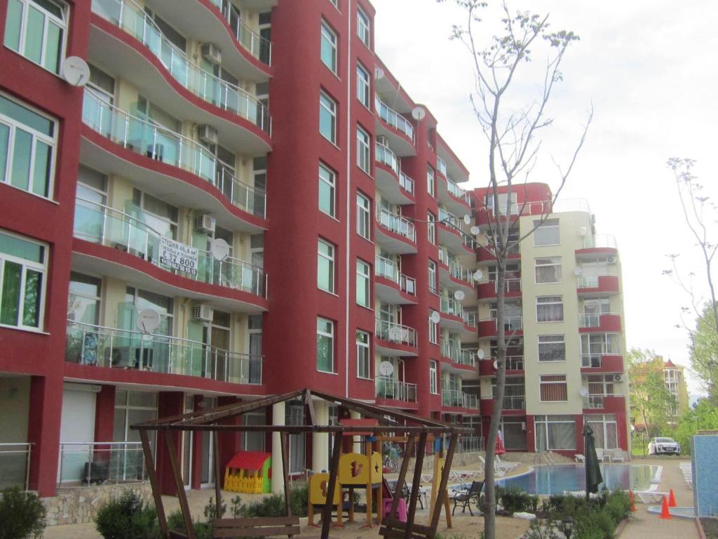 Global Ville Apartcomplex Slăntjev Brjag Exteriör bild