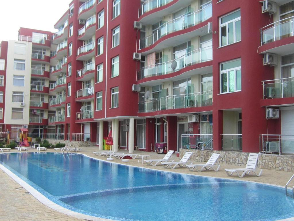 Global Ville Apartcomplex Slăntjev Brjag Exteriör bild